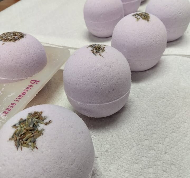 ????Getting ready to introduce a new bundle on honeyinthehollow.com!