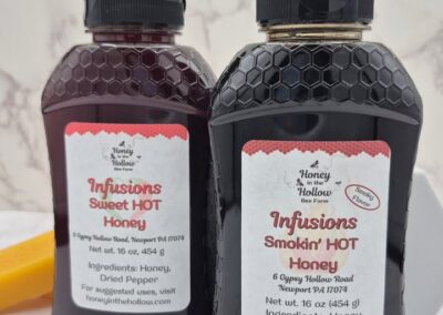 🍯🌶️Now in the convenience of a 1 pound squeeze bottle, we have a limited supply of Sweet HOT and Smokin’ HOT honey